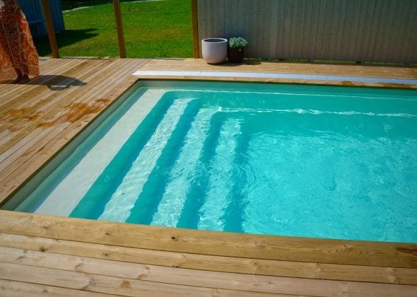 Antibes-Swimming-Pool